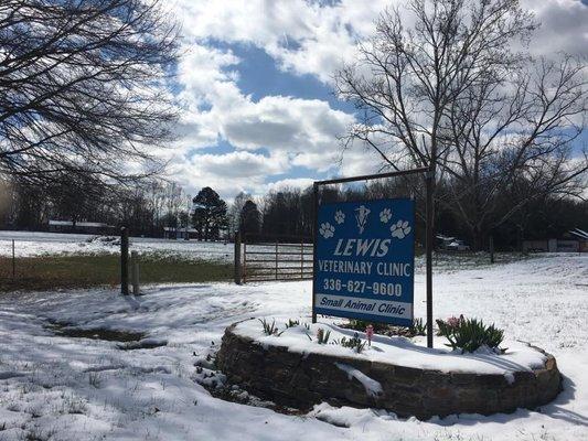 Lewis Veterinary Clinic