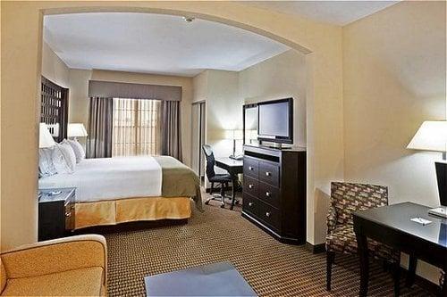 Holiday Inn Express & Suites Durant