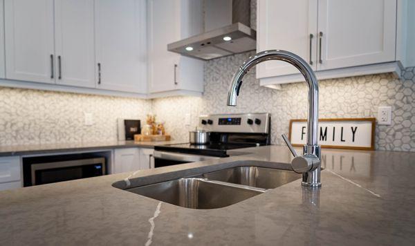 The Apple 24 Hour Plumber