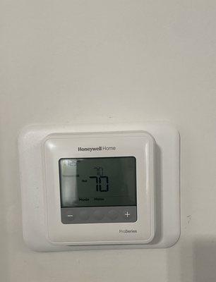 Honeywell
T4 PRO 5-Day to 2-Day
Programmable Thermostat
*What was installed for $500