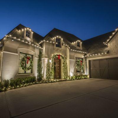 Beautiful Bee Cave home with lights installed for the holidays.