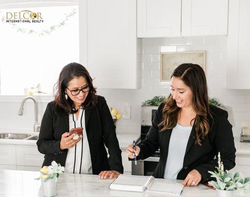 The Corona Team, Edna and Elyssin.