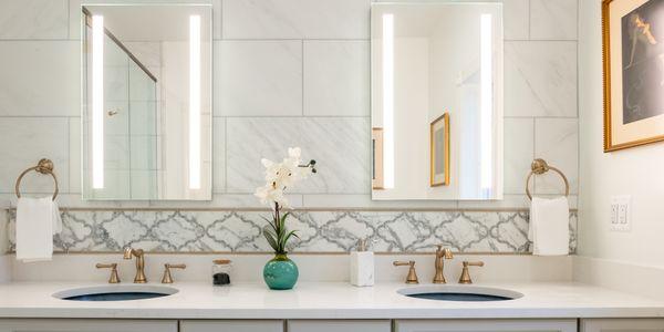 Waterjet-cut marble backsplash, marble tile