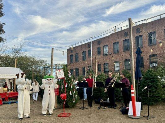 Wilshire Rotary Christmas Tree Lot