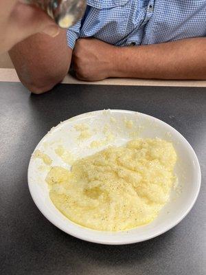 Bowl of grits as an appetizer!!
