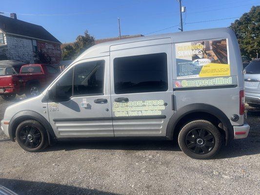 D's In & Out Automotive