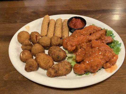 Combo Appetizer Platter with Buffalo Chicken Strips, Jalapeño Poppers, Deep Fried Mushroom, Mozzarella Cheese Sticks with Marinara