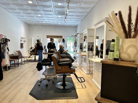 Cozy four chair salon