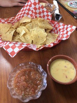 Chips w salsa AND Queso