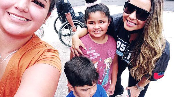 Today I went to the Cash giveaway an Met YAYA . super nice and Sweet . she is so beautiful . Loved the event cant wait for more!