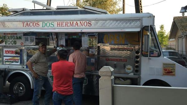 Tacos Dos Hermanos