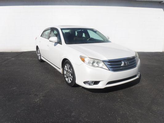 2011 Toyota Avalon Limited
224K
Call for more info!!