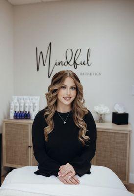 Hi, I'm Mackenzie ! Owner and esthetician of Mindful Esthetics .