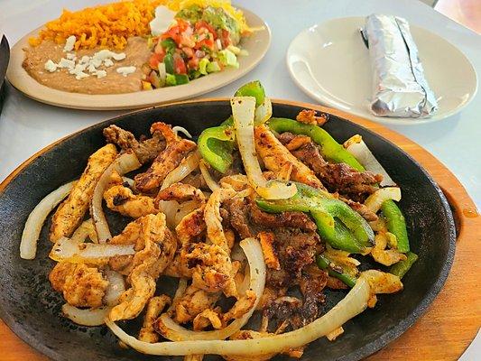 Sizzling mixed fajitas lunch special - $15.99