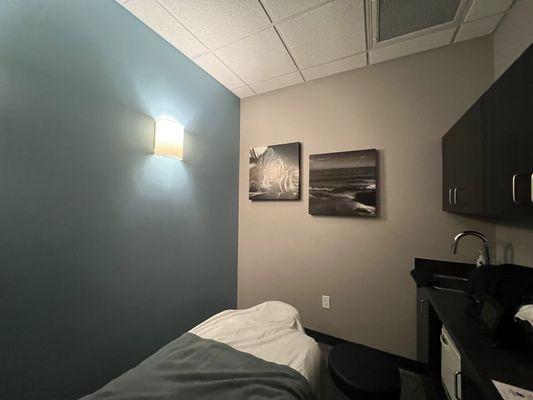 Hand & Stone Massage and Facial Spa