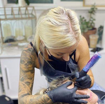 Combo brows- microblading plus machine shading