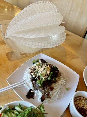 Grilled pork paper wraps