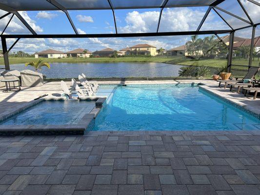 Tropical Bay Builders