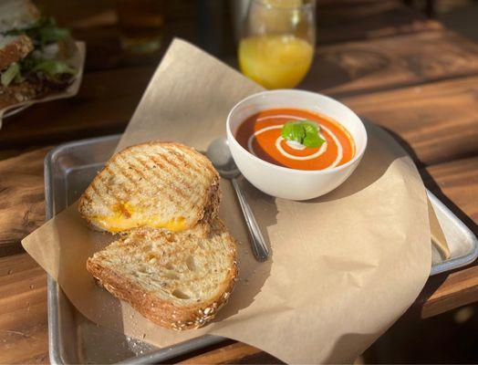 Grilled cheese and tomato bisque