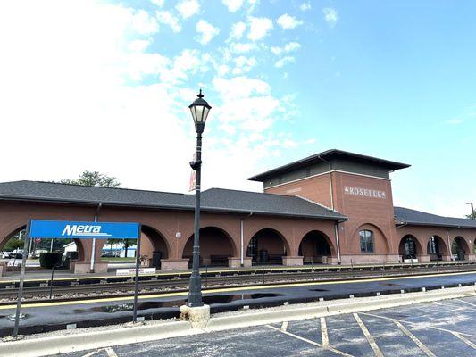 Roselle Metra station