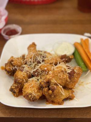 Spicy garlic parm wings were amazing. Came back for more this year and wasn't disappointed. Thank you Glenn!!!