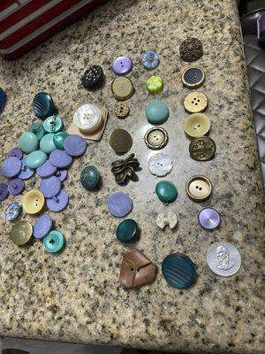 CJ's Antiques & Collectibles