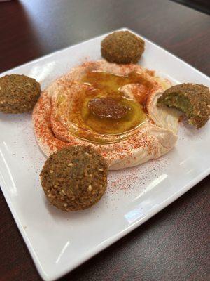 Complimentary hummus and falafel while we waited.