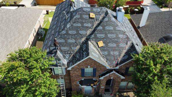 Comrade Roofing and Construction