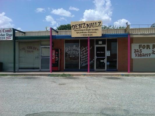 Deb'z Nailz