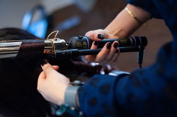 Have an event to go to and not sure how to style your hair? Add some curls or waves. Book Hairvine