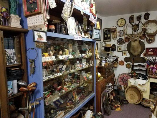 Mel's Antiques and Collectibles