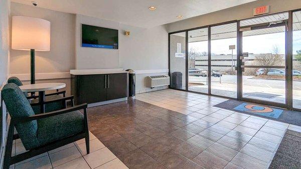 Motel Danvers MA Lobby