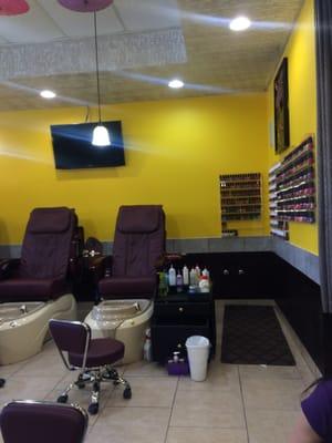 Pedi stations 6 chairs