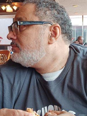 Ea La Mar's Cosmetology & Barber College