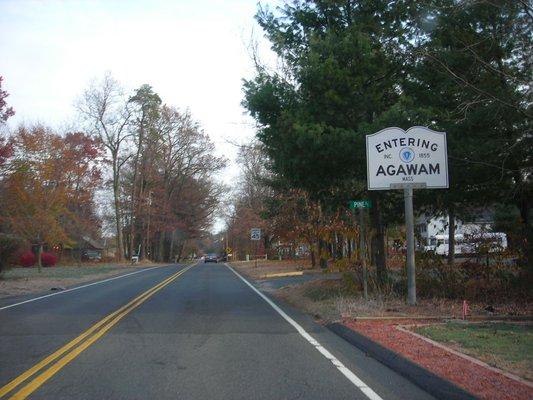 Entering Agawam from Suffield, CT
