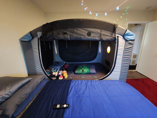 Tony Banderman is the greatest. 90 minute assembly, start to finish. The man is a superhero!