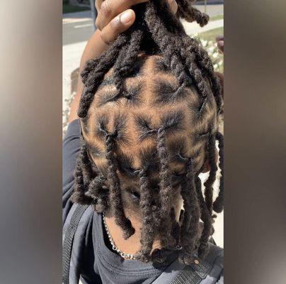 Serice: Shampoo, Retwist & Style (medium/ large locs)