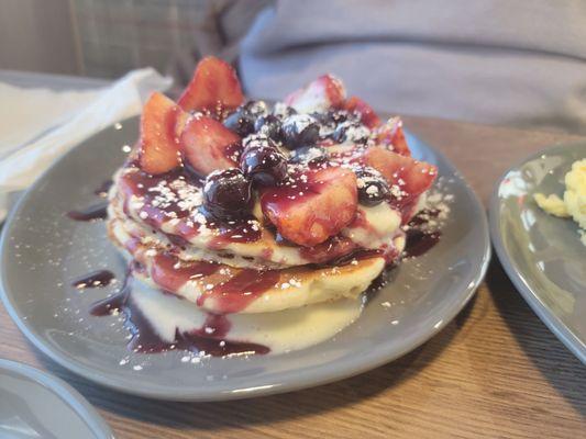 Lemon pancakes topped with berries