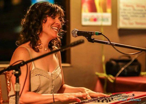 Juliet Strong Piano and Voice Lessons