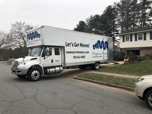 28' box truck out in Vienna VA.