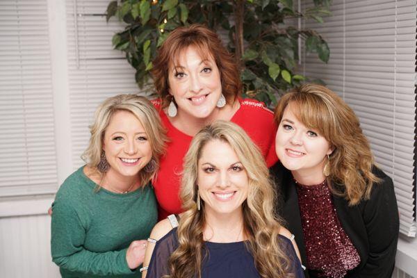 Carrie 'owner' (front)
Cara (left) , Chelsie (right)
Becky (back)