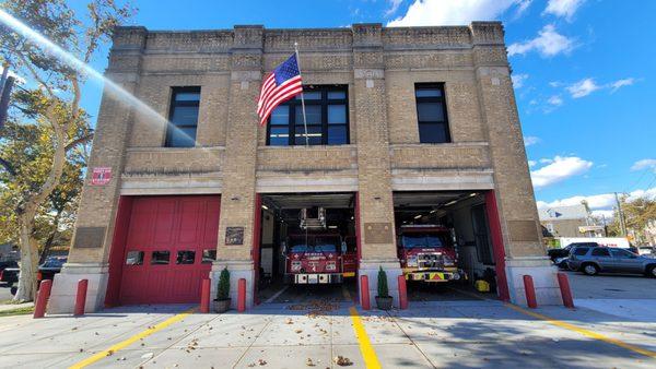 Newark Fire Department Engine 27 & Ladder 4
