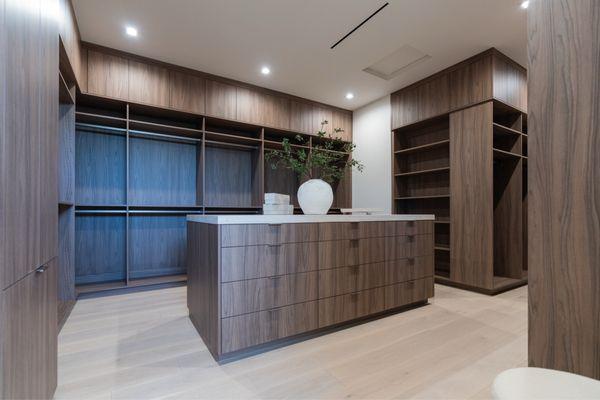 Absolute Closets & Cabinetry