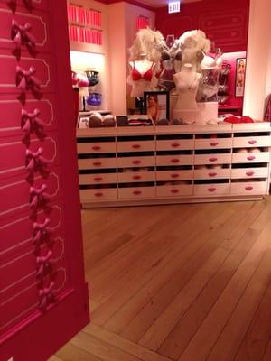 Victoria's Secret Stores