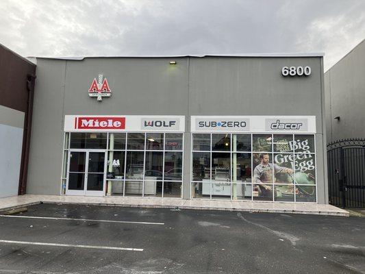 Store entrance adjacent to Kelly Moore Paints