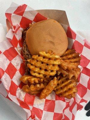 Pulled pork! Look at those fries!