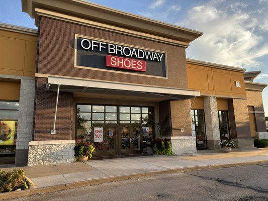 Off Broadway Shoe Warehouse