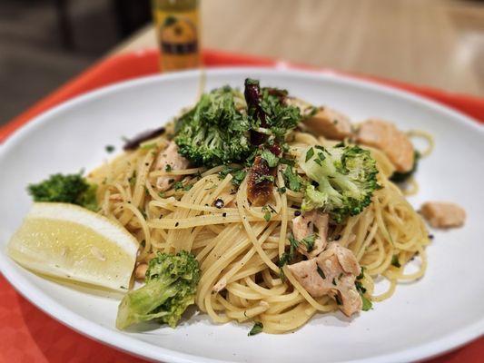 Hiroshima (Salmon Peperoncino with Lemon)