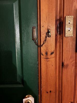 Very dated chain lock