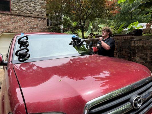 Ultimate Auto Glass & Electronics